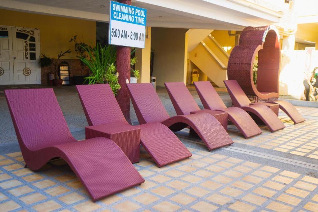 Suzuki Beach Hotel Olóngapo Exterior foto