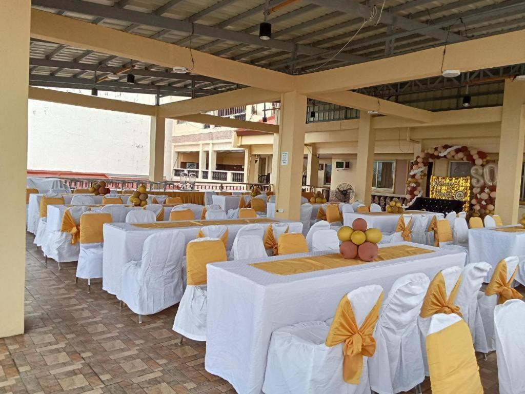 Suzuki Beach Hotel Olóngapo Exterior foto