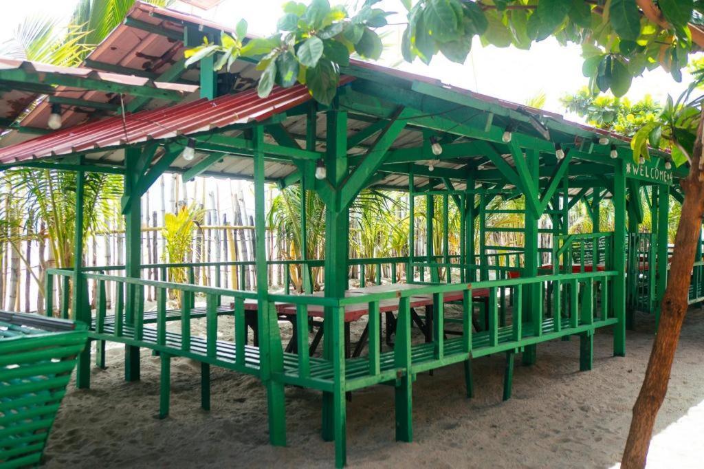 Suzuki Beach Hotel Olóngapo Exterior foto