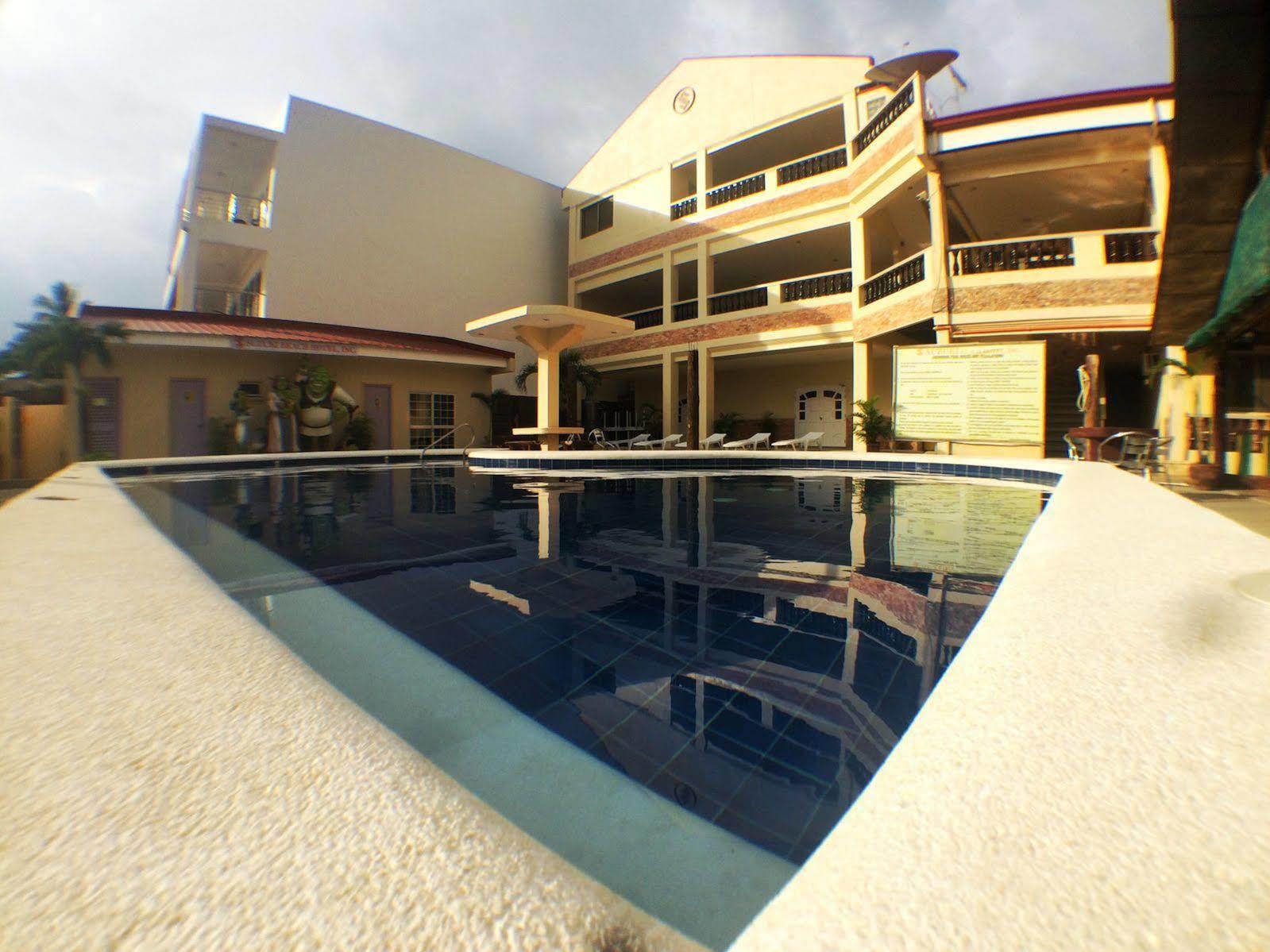 Suzuki Beach Hotel Olóngapo Exterior foto